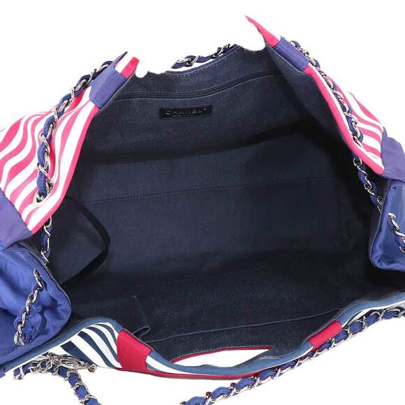 CHANEL Red Canvas Logo Tote Bag - Picture 7 of 10